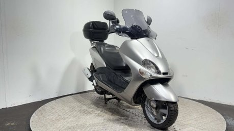 Yamaha Majesty 125 2004 YP125 32K PROJECT LARGE MAXI SCOOTER 125CC 3