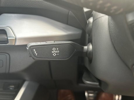 Audi Q2 TDI QUATTRO S LINE 25