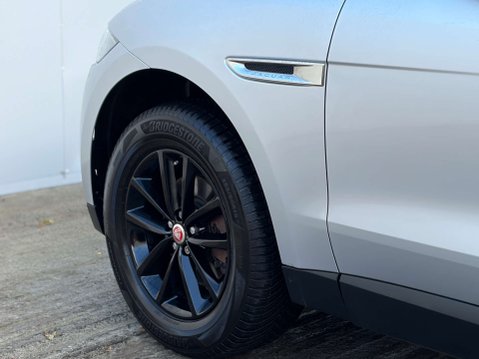 Jaguar F-Pace 2.0 F-PACE Prestige AWD D Auto 4WD 5dr 76