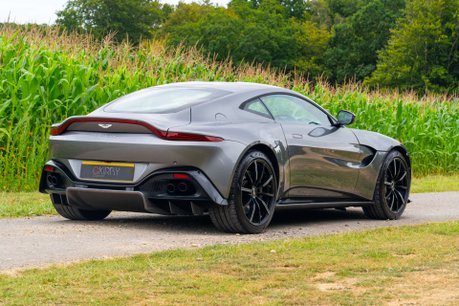 Aston Martin Vantage V8