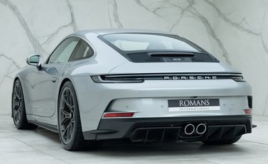 Porsche 911 GT3 Touring (992) 7
