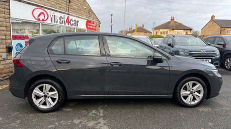Volkswagen Golf LIFE TSI 6