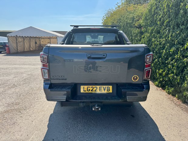 Isuzu D-Max V-Cross | Auto | 1.9 LT | Double Cab | Sensors | Camera | EURO 6 | NO VAT 7