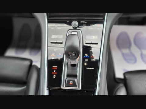 Porsche Panamera 4 10 YEARS EDITION PDK 16