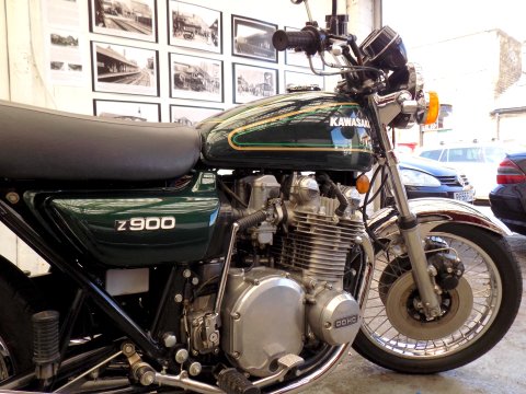 Kawasaki Z900 A4 22
