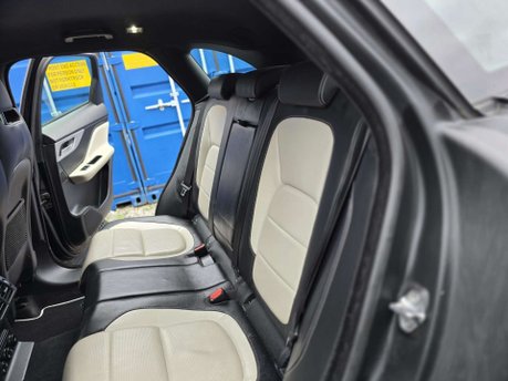 Jaguar F-Pace 2.0 D180 R-Sport SUV 5dr Diesel Auto AWD Euro 6 (s/s) (180 ps) 38