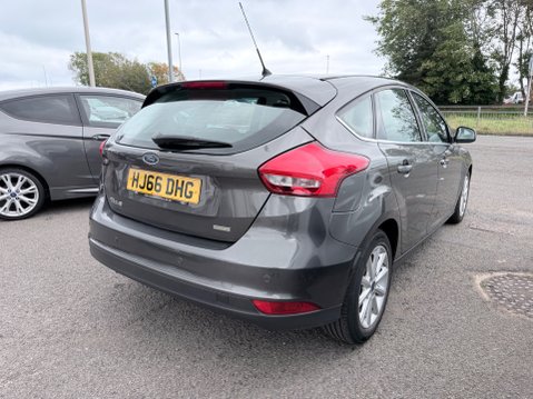 Ford Focus 1.0 TITANIUM 5