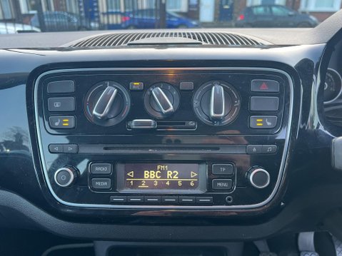 Volkswagen Up 1.0 High up! Euro 5 3dr 19