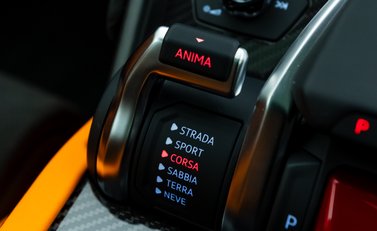 Lamborghini Urus Pearl Capsule 27