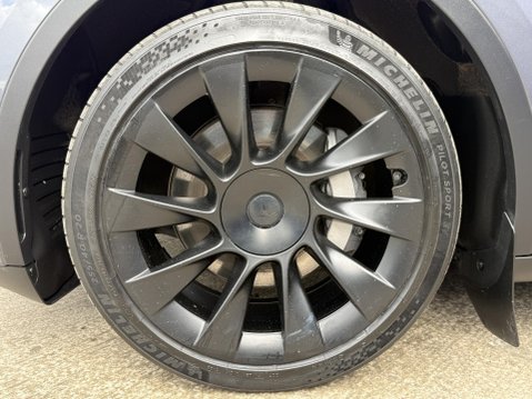 Tesla Model Y (Dual Motor) Long Range SUV 5dr Electric Auto 4WDE (384 bhp) 17