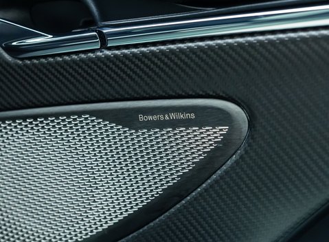 Aston Martin DB12 Coupe 24