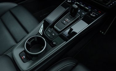 Porsche 911 Carrera S (992) 23