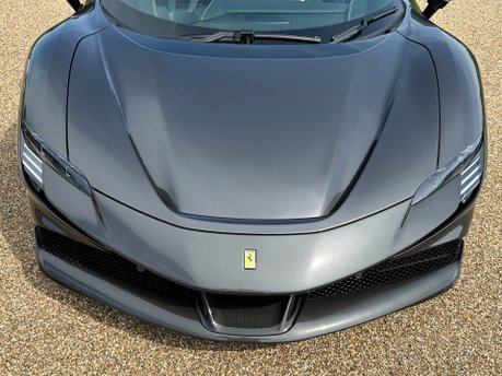 Ferrari SF90 SPIDER 32