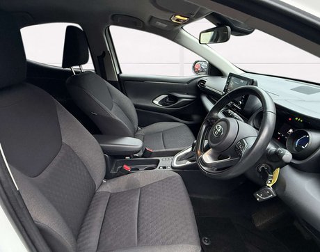 Toyota Yaris 1.5 Yaris Design HEV CVT 5dr 12