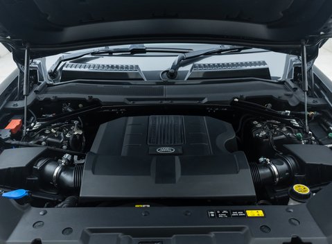 Land Rover Defender 90 V8 P525 URBAN 41