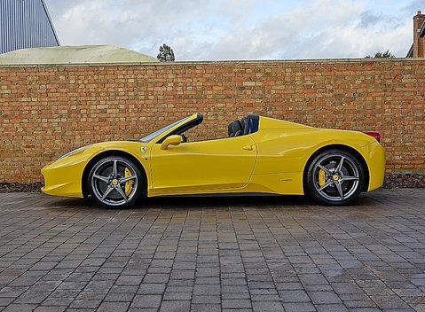 Ferrari 458 Spider 8