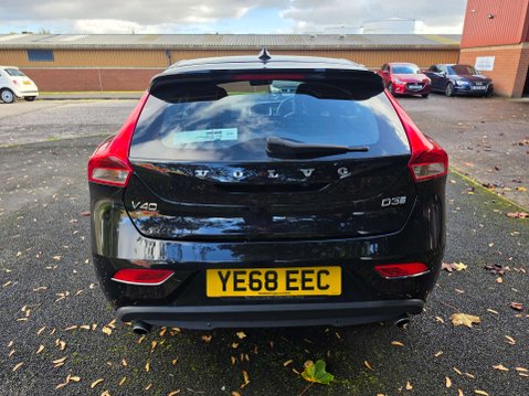 Volvo V40 2.0 V40 Inscription D3 5dr 9
