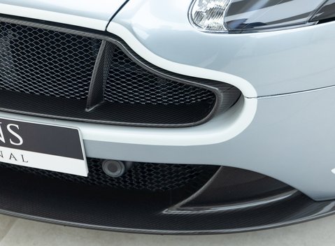 Aston Martin V12 Vantage S 22
