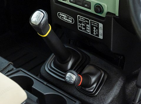 Land Rover Defender 110 Heritage 20