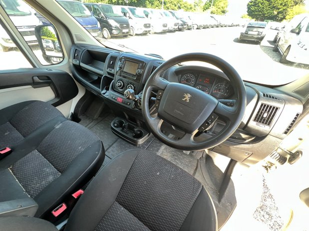 Peugeot Boxer MWB L2H2 Medium Roof 350 Air Con Nav EURO 6 NO VAT 26