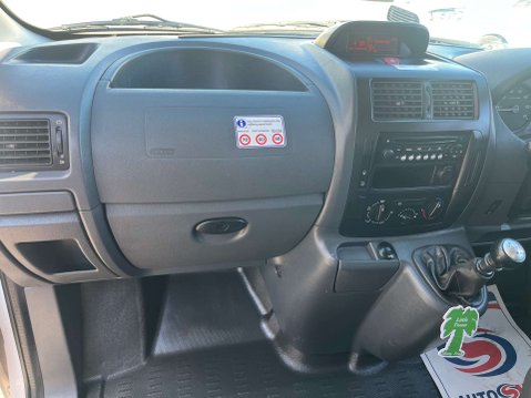 Peugeot Expert 2.0 Expert 1200 L2H1 HDi 43