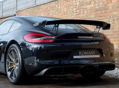 Porsche Cayman GT4 22