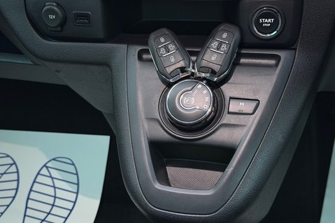 Toyota Proace Verso D-4D L2 VIP - 7 SEATER - AUTOMATIC  51