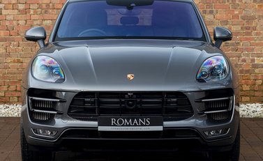 Porsche Macan Turbo 4