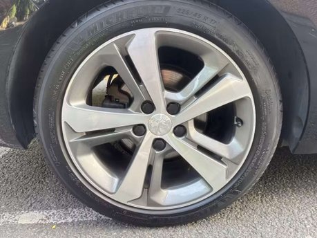 Peugeot 308 1.2 PureTech Tech Edition Estate 5dr Petrol EAT Euro 6 (s/s) (130 ps) 10