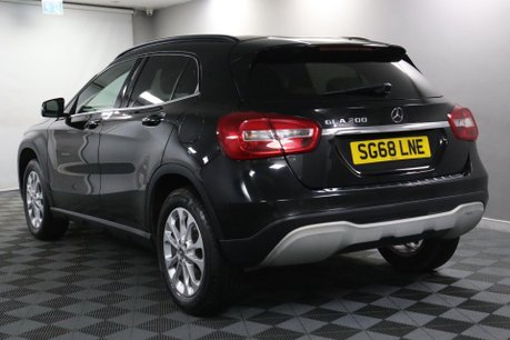 Mercedes-Benz GLA GLA 200 SE 10