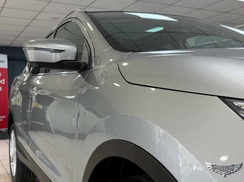 Nissan Qashqai 1.2 DIG-T N-Connecta 2WD Euro 6 (s/s) 5dr 69