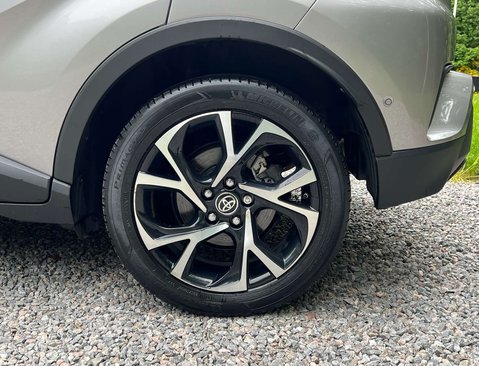 Toyota C-HR 1.8 C-HR Design HEV CVT 5dr 14