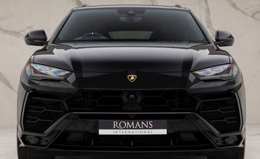 Lamborghini Urus 4