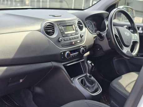 Hyundai i10 1.2 Premium Hatchback 5dr Petrol Auto Euro 6 (87 ps) 10