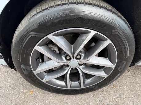 Land Rover Range Rover Evoque 2.0 D200 MHEV Dynamic SE SUV 5dr Diesel Auto 4WD Euro 6 (s/s) (204 ps) 19