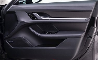 Porsche Taycan Turbo S 25