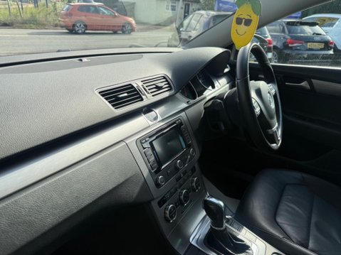 Volkswagen Passat 2.0 TDI BlueMotion Tech Executive DSG Euro 5 (s/s) 5dr 12