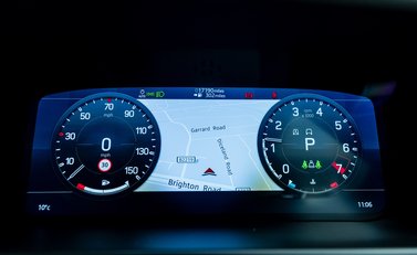 Land Rover Defender 90 V8 P525 Urban 16