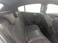 Ford Focus 1.0 Focus ST-Line X 5dr 46