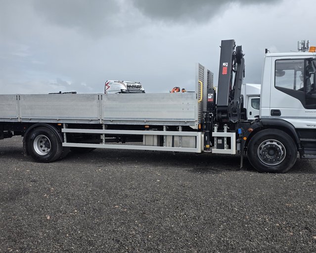 Iveco Eurocargo Eurocargo 180-280 Automatic Dropside fitted with Hiab crane
