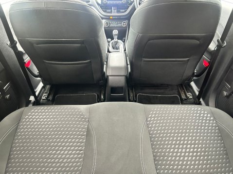 Ford Fiesta TITANIUM 41