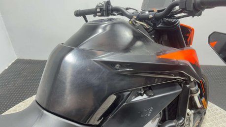 KTM Duke 2021 12K PROJECT BIKE SUPERMOTO SPARES OR REPAIR 890CC 25