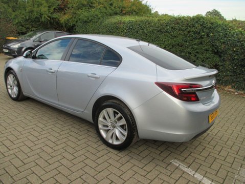 Vauxhall Insignia 1.8 16V SRi Euro 5 5dr 8