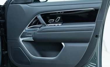 Land Rover Range Rover P530 Autobiography LWB 26