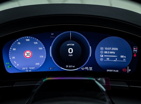 Porsche Macan GTS Electric 26