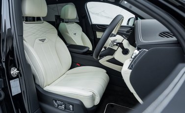 Bentley Bentayga V8 AZURE EWB First Edition 15
