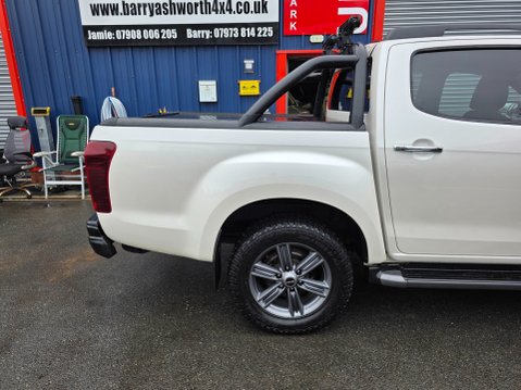 Isuzu D-Max BLADE DCB Auto 9