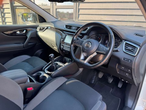 Nissan Qashqai 1.3 DIG-T N-Connecta SUV 5dr Petrol Manual Euro 6 (s/s) (160 ps) 3