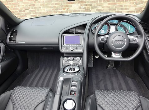 Audi R8 V10 Spyder 10