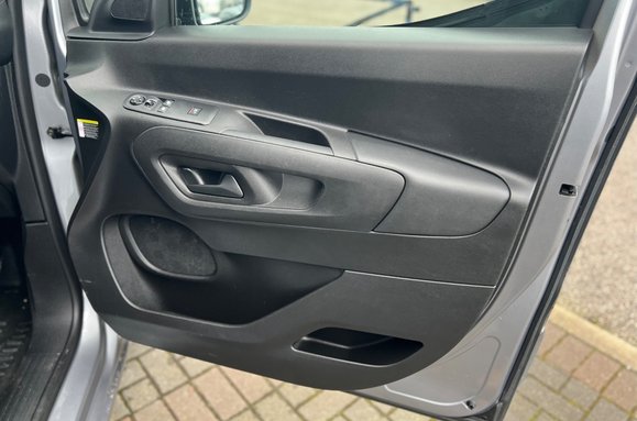 Peugeot Partner BLUEHDI ASPHALT PREMIUM L1 28